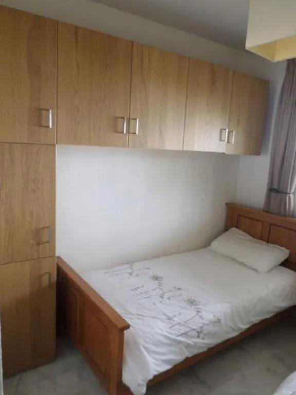 Modern 2 Bedroom Penthouse With Huge Private Roof Top Terrace,Free Parking And Free Wifi بينالماذينا شقة
